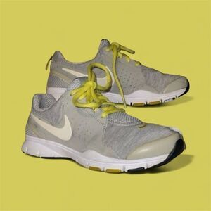 Nike Athletic Shoes​ sz 6